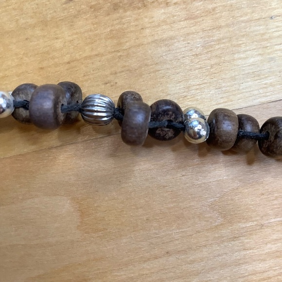 ARTISAN Beaded Shell Pendant Cord Necklace - Picture 7 of 9